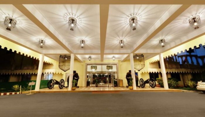 Hotel-Entrance-Banner-768x440